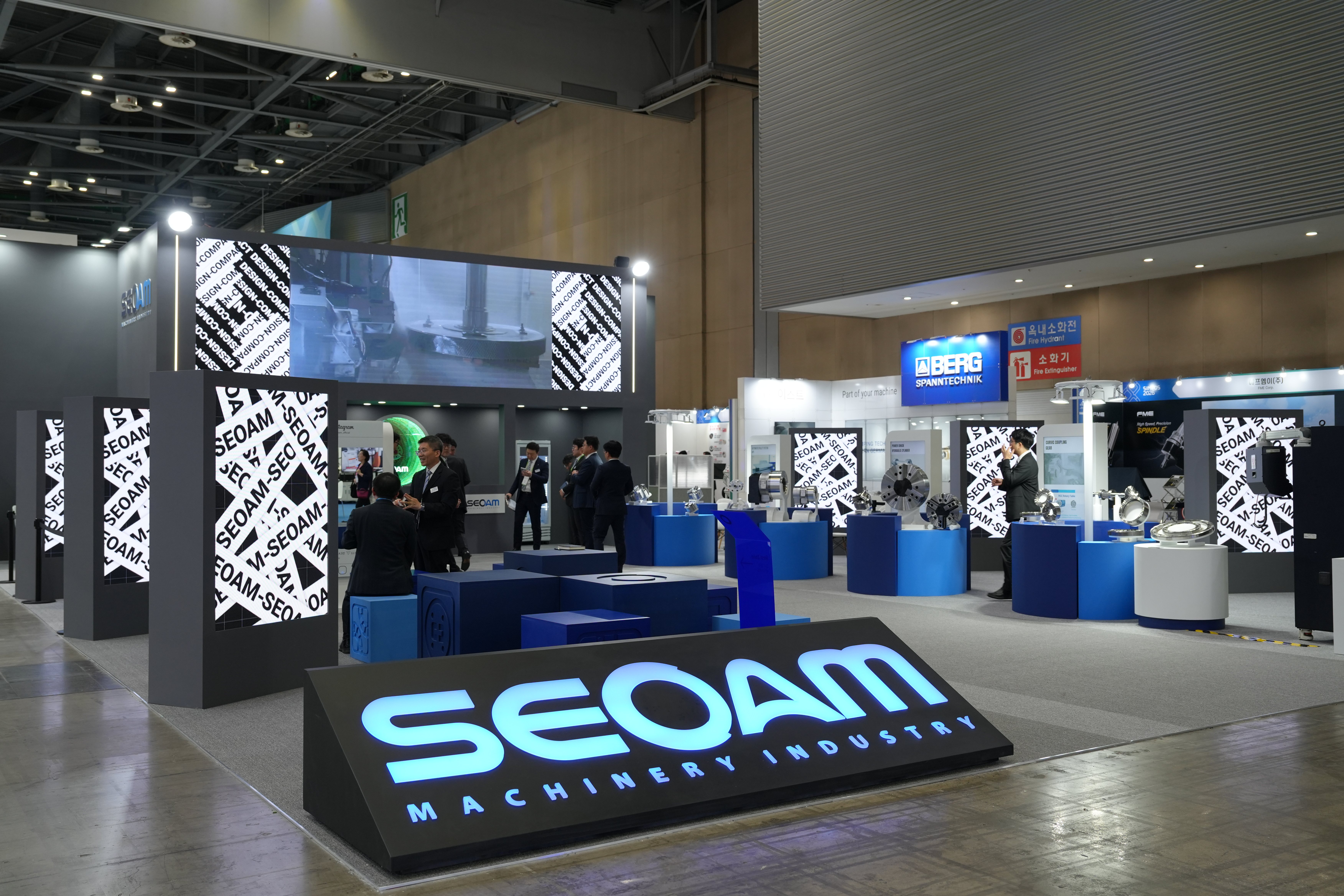 SEOAM booth front view